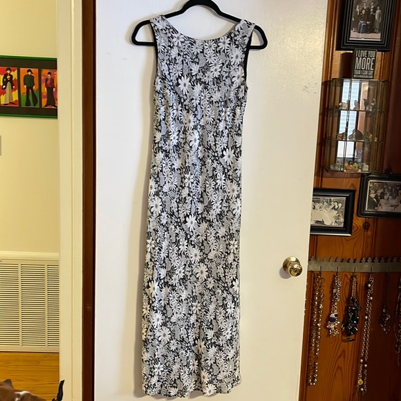 Casual Corner Dresses Stunning Maxi Dress In Rayon Black And White